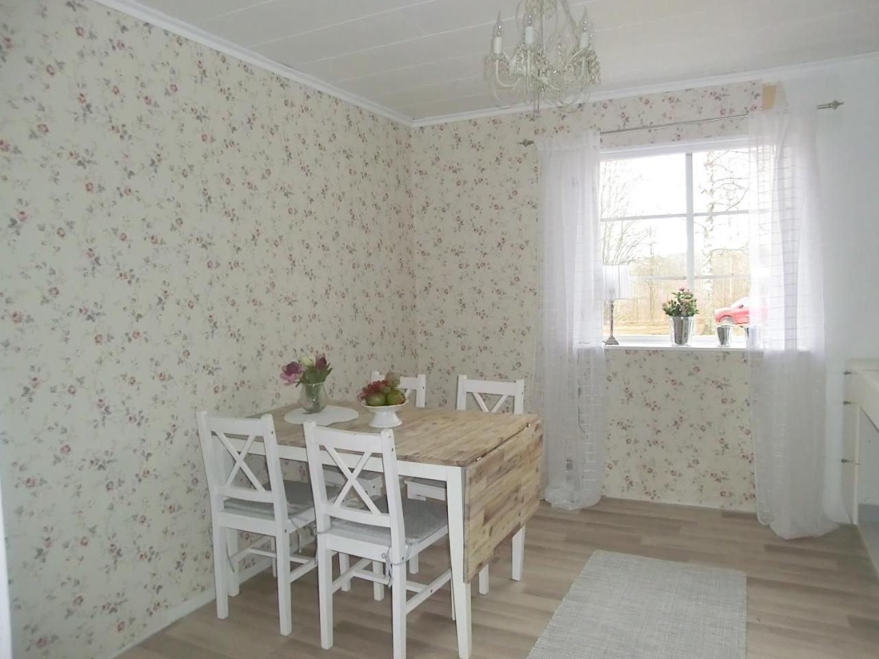 Bjoerkslingan Villa Vimmerby Bagian luar foto